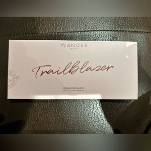 ** brand new** Beautiful makeup palette by wander!